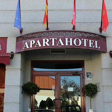 Apartahotel Villa De Parla Exteriör bild