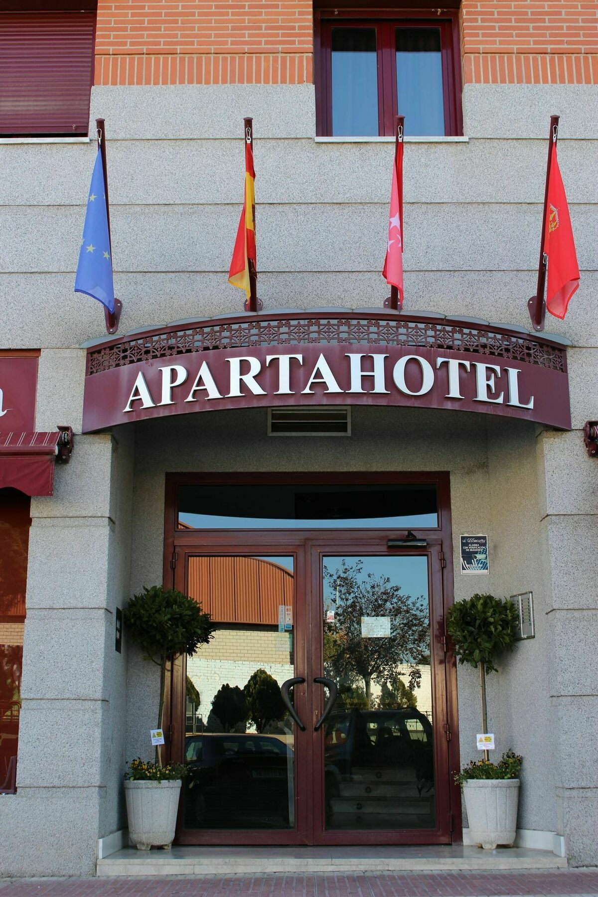 Apartahotel Villa De Parla Exteriör bild