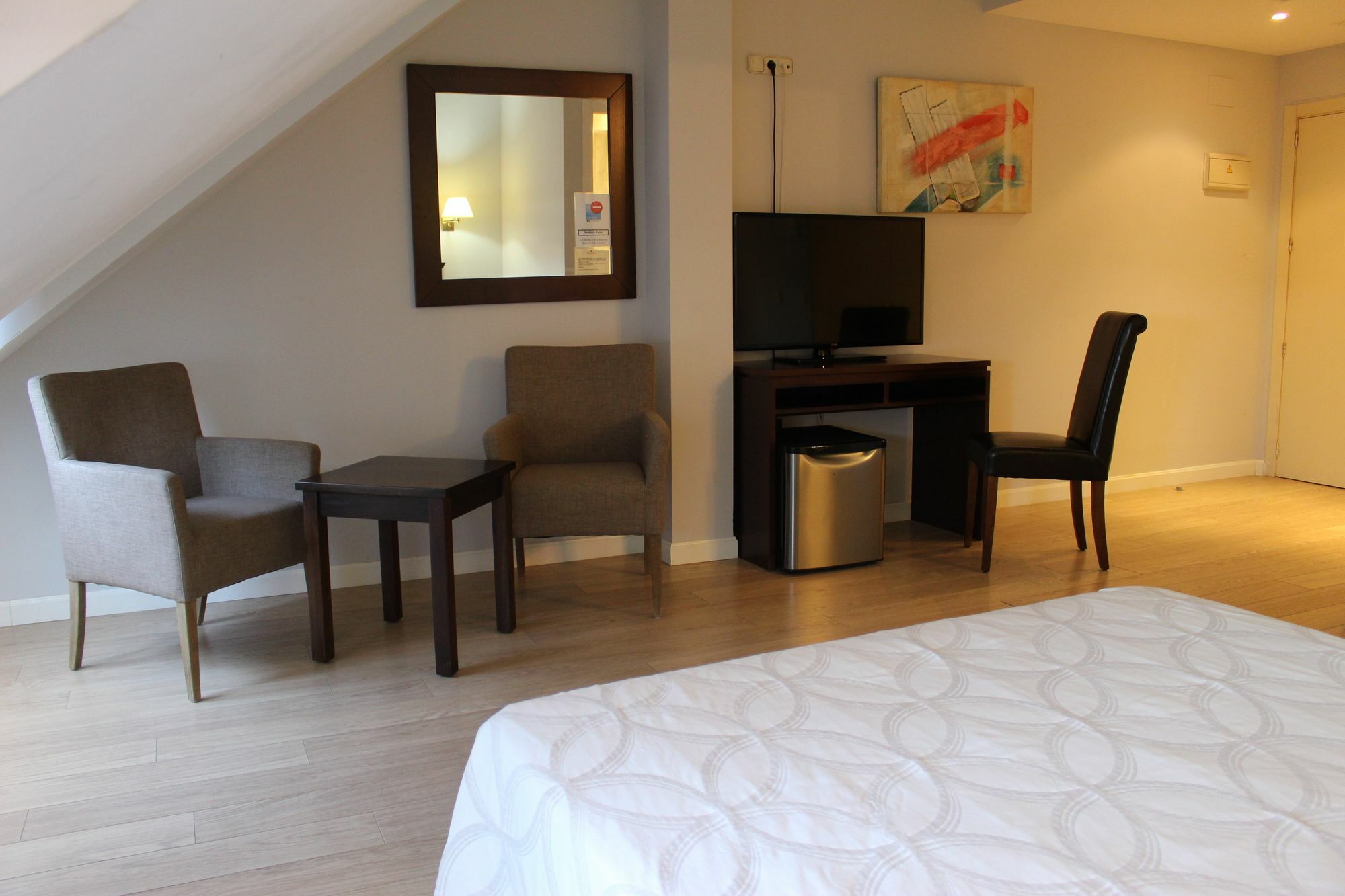 Apartahotel Villa De Parla Exteriör bild